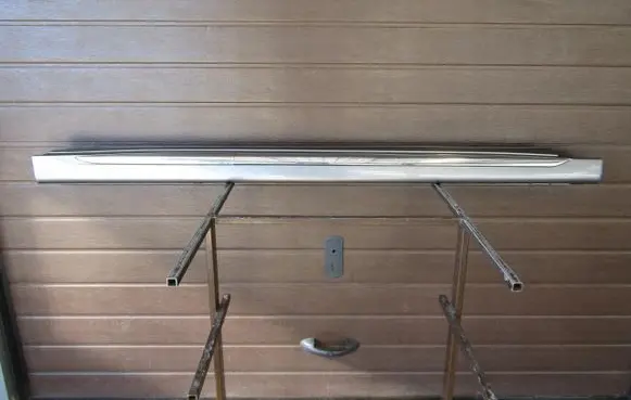 Front sill (body part)