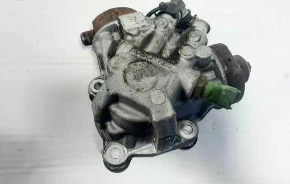 Volvo XC60 Fuel injection high pressure pump 31272896