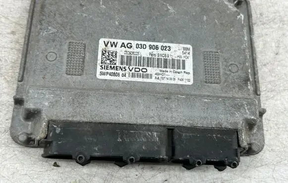 Volkswagen Polo V 6R Engine control unit/module 03D906023 5WP4080604
