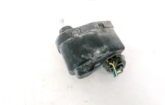 Headlight level adjustment motor