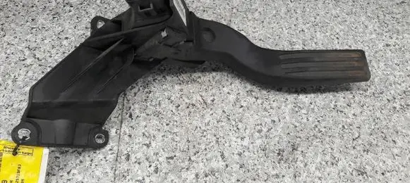 Ford Mondeo MK II Accelerator throttle pedal 2s719f836da