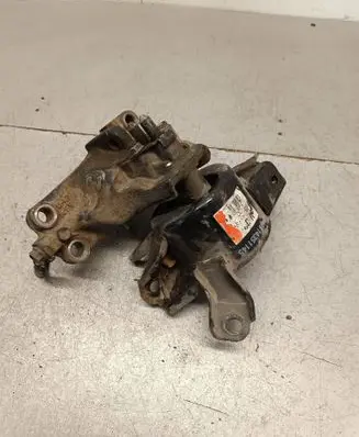 Engine mount bracket