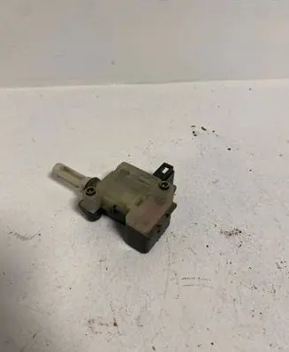 Volkswagen PASSAT B5.5 Tailgate boot lock/latch motor 3B5827061C