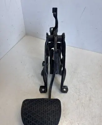 Mercedes-Benz Sprinter W907 W910 Brake pedal A9102900100