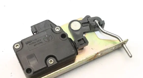 Jaguar XJ X40 Tailgate/trunk/boot lock/catch/latch