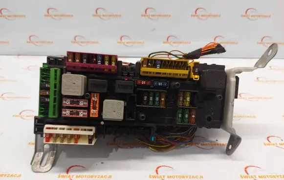 Mercedes-Benz E W212 Fuse box set 2129009722