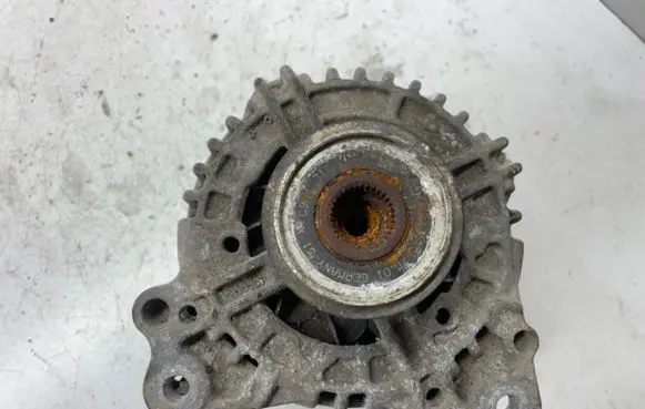Volkswagen Jetta V Generator/alternator 06F903023F
