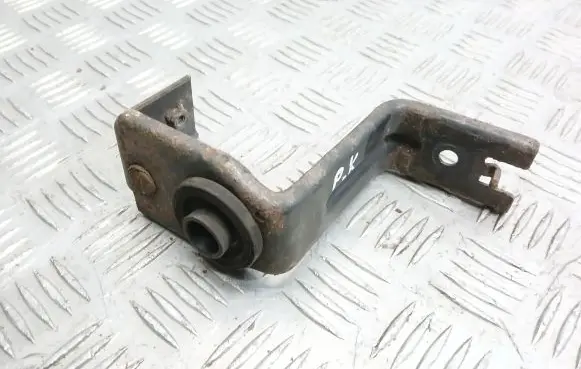 Toyota Avensis T270 Radiator mount bracket