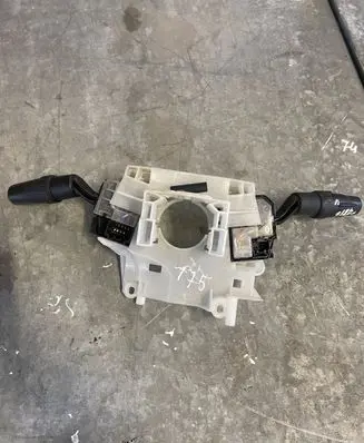 Toyota Avensis T270 Indicator stalk 173832