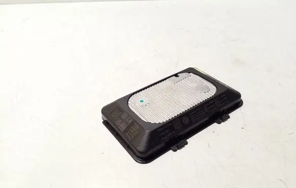 Volkswagen Golf VIII Wireless charging module 5NA980611A