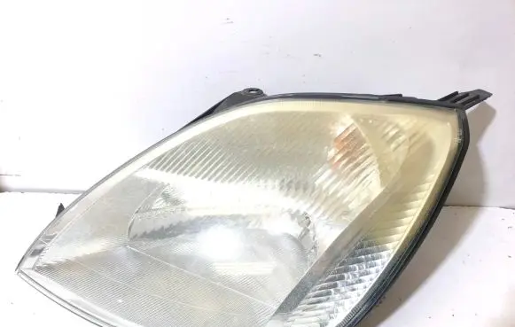 Ford Focus Headlight/headlamp 0374E