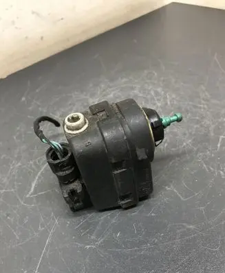 Skoda Octavia Mk1 (1U) Headlight level adjustment motor Q7700840141
