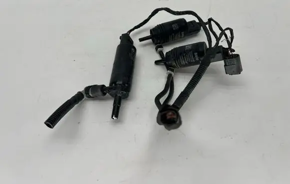 BMW 1 F20 F21 Windscreen/windshield washer pump 7345844