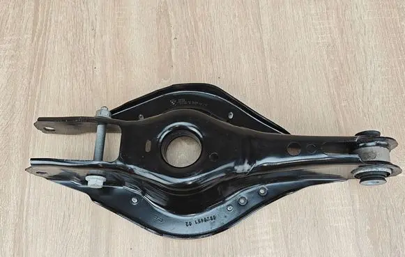 BMW 4 G22 G23 G24 G26 Rear upper control arm/wishbone 6886451 6886448