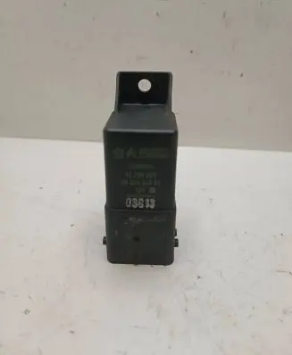 Glow plug pre-heat relay