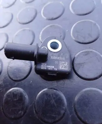 Volkswagen PASSAT B8 Airbag deployment crash/impact sensor 3Q0959351A