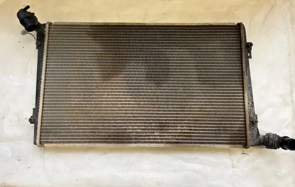 Volkswagen Caddy Coolant radiator 4749740008 6529201E