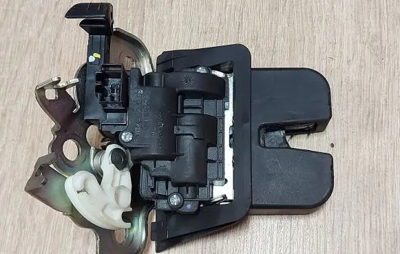 Audi Q5 SQ5 Tailgate/trunk/boot lock/catch/latch 8R0827505