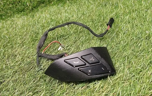 BMW 5 E60 E61 Steering wheel buttons/switches 6983283 61316983283