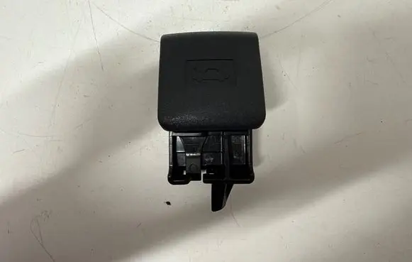 Engine bonnet (hood) release handle