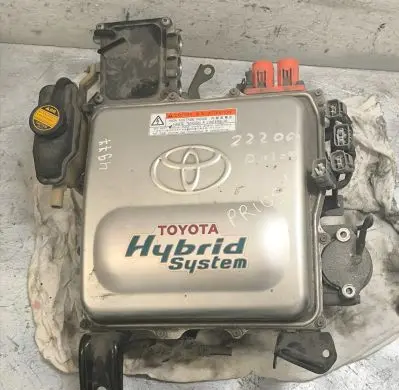 Voltage converter inverter