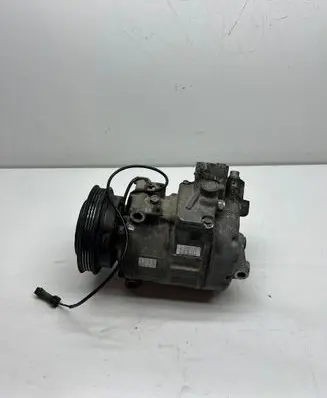 Volkswagen PASSAT B5.5 Air conditioning (A/C) compressor (pump) 8D0260808