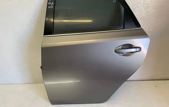 Toyota Auris E180 Rear door 