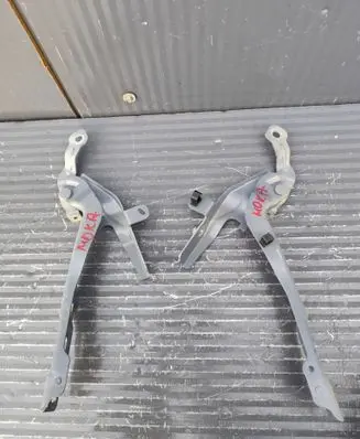 Opel Mokka B Engine bonnet/hood hinges 9834812480 9834012480