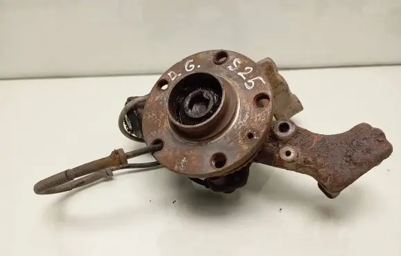 Audi A4 S4 B7 8E 8H Rear wheel hub spindle/knuckle 