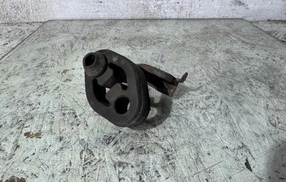 Mercedes-Benz B W245 Muffler mount bracket/holder A1684920144