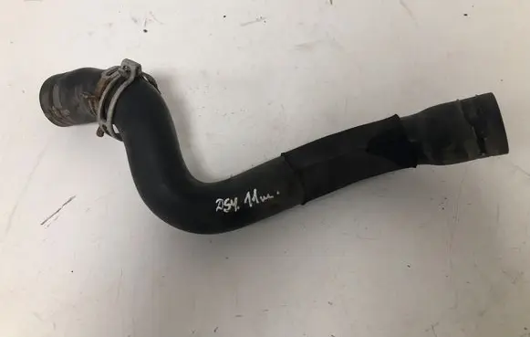 Citroen DS4 Engine coolant pipe/hose 9681777880
