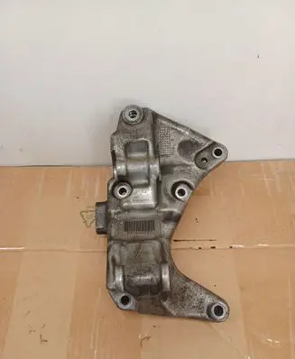 Volvo XC60 Generator/alternator bracket 31430702