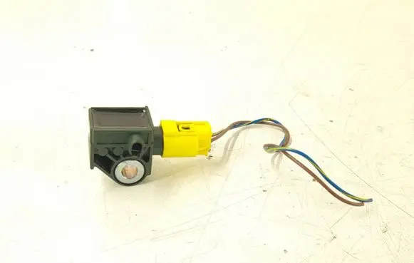 Mercedes-Benz GLK (X204) Airbag deployment crash/impact sensor 1729056000 A1729056000