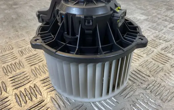 Hyundai i30 Heater fan/blower F00S3B2474 121009