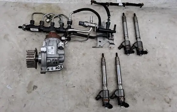 Ford Focus Fuel injection high pressure pump 9818034380
