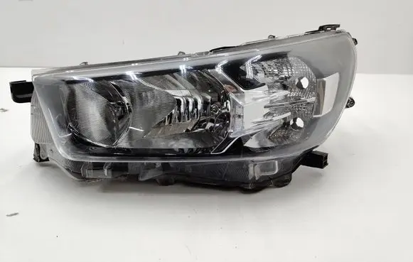 Toyota Hilux VIII Headlight/headlamp 811500KK60