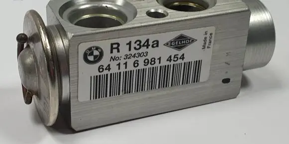 Land Rover Range Rover L322 Air conditioning (A/C) expansion valve 6981454