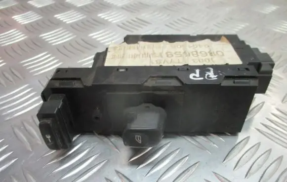 Volvo XC70 Electric window control switch