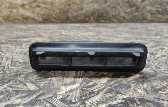 Mercedes-Benz SL R107 Quarter panel pressure vent 1078300142