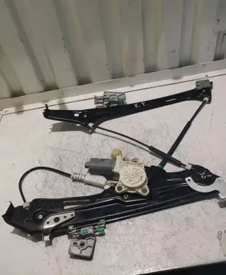Mercedes-Benz CLS C219 Front door window regulator with motor WR062128