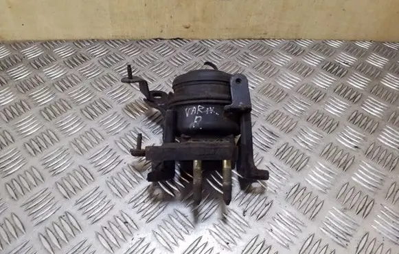 Toyota Corolla Verso E121 Engine mount bracket