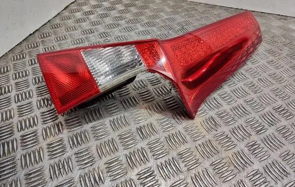 Volvo V70 Tailgate rear/tail lights 164394r2