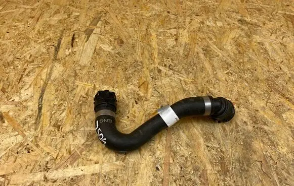Land Rover Evoque II Engine coolant pipe/hose K8D28274AC