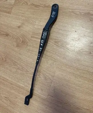 Volvo V50 Front wiper blade arm 31253996
