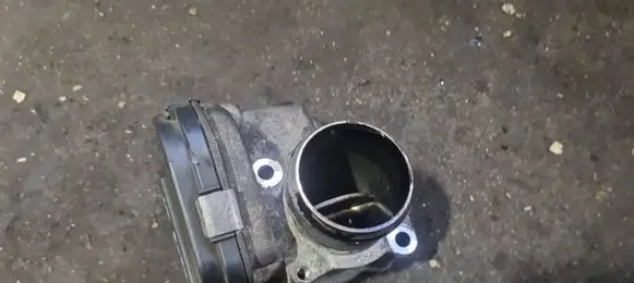 Volvo C30 Throttle valve 9673534480