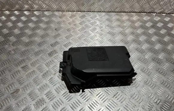 Renault Symbioz Fuse box cover 284B81544R