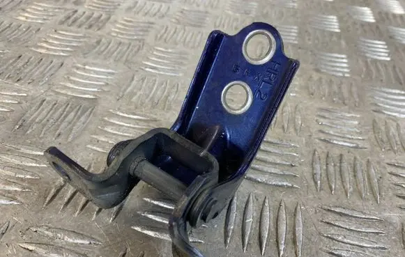 Subaru Outback (BS) Rear door lower hinge HRL2 56X