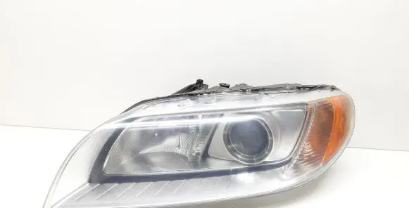 Volvo V70 Headlight/headlamp 31214347