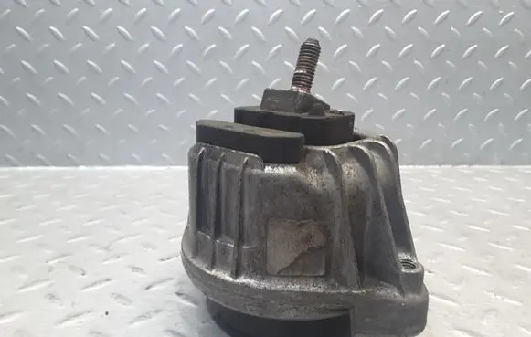 BMW 1 E81 E87 Engine mount bracket 139811 13981112