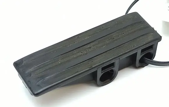 Mercedes-Benz S W126 Slide rail for timing chain 2091043